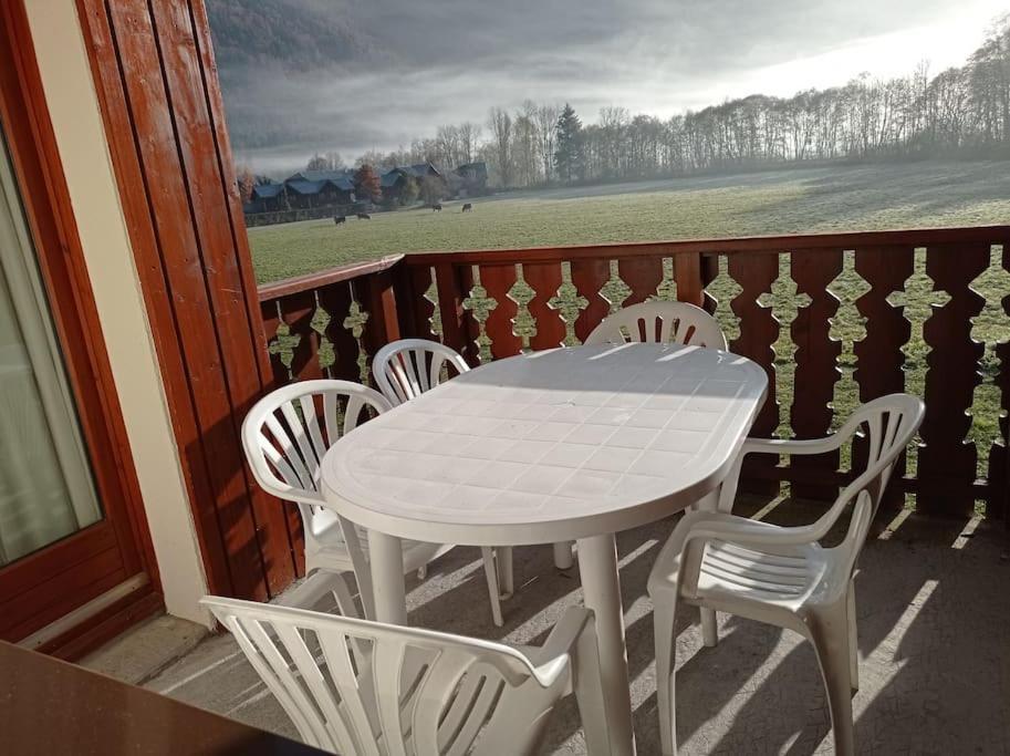 Bel Appartement En Residence Avec Piscines Samoëns Exterior foto