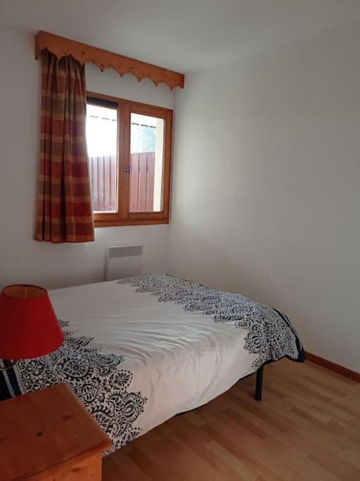 Bel Appartement En Residence Avec Piscines Samoëns Exterior foto